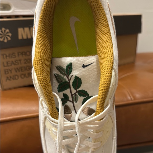 Nike Cream and Gold Air Max 90 SE Cork - Picture 6 of 9